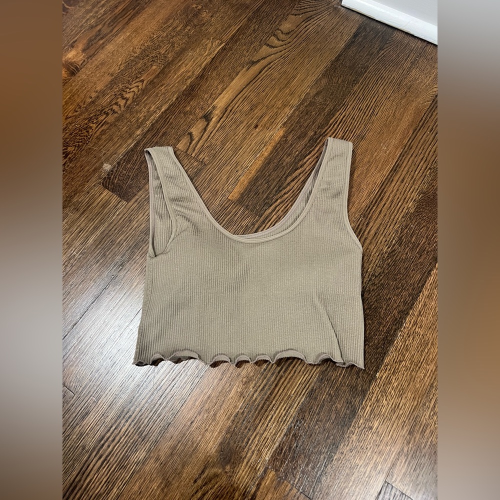 brown tank top